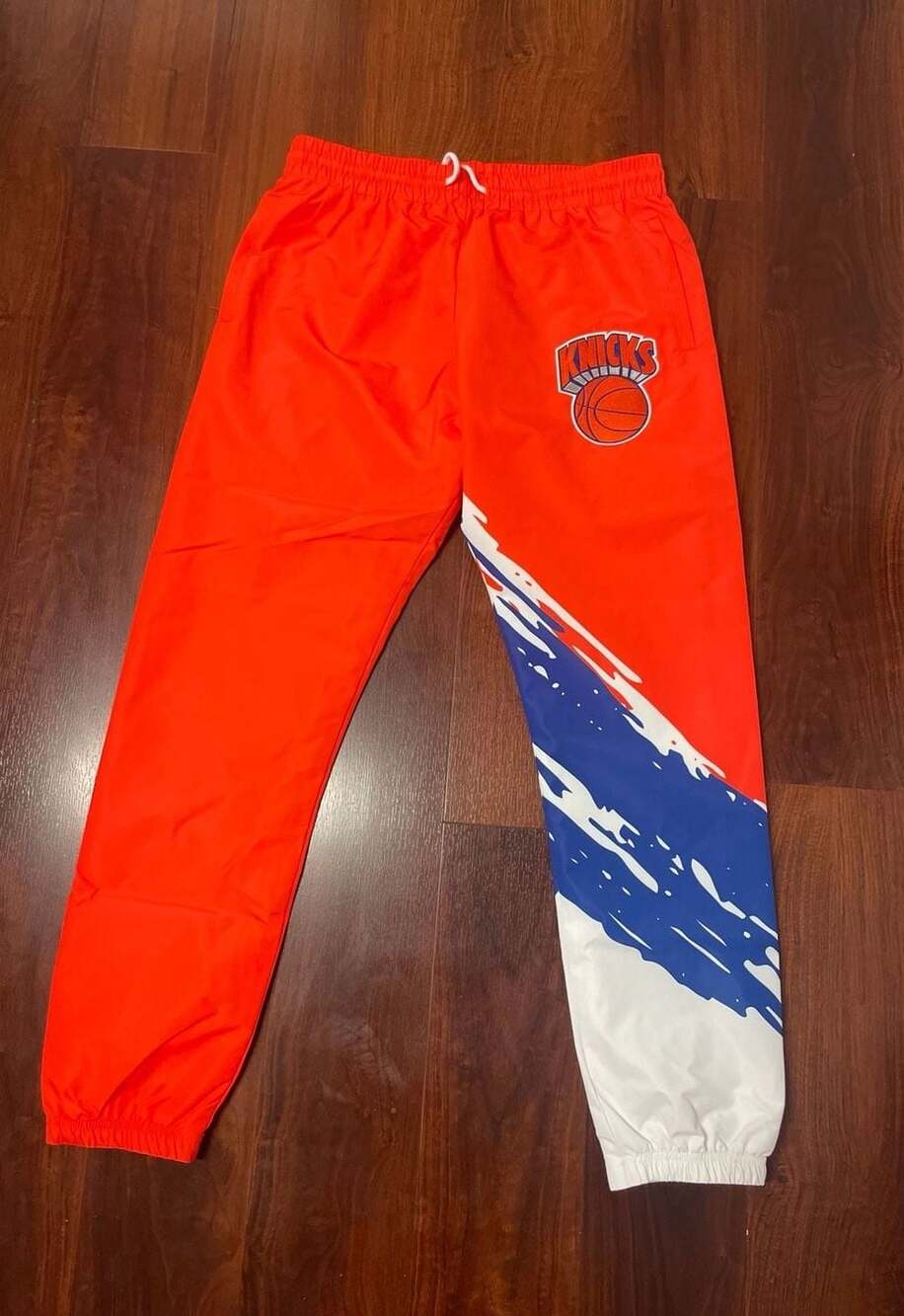 Mitchell & Ness New York Knicks Paintbrush Warm-Up Pants